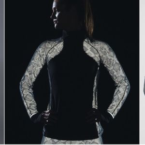 Lululemon reflective race with grace 1/2 zip